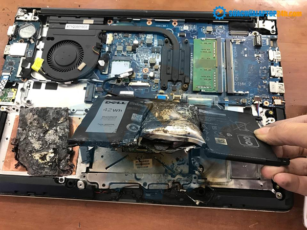 Pin Laptop Dell bị hư hỏng