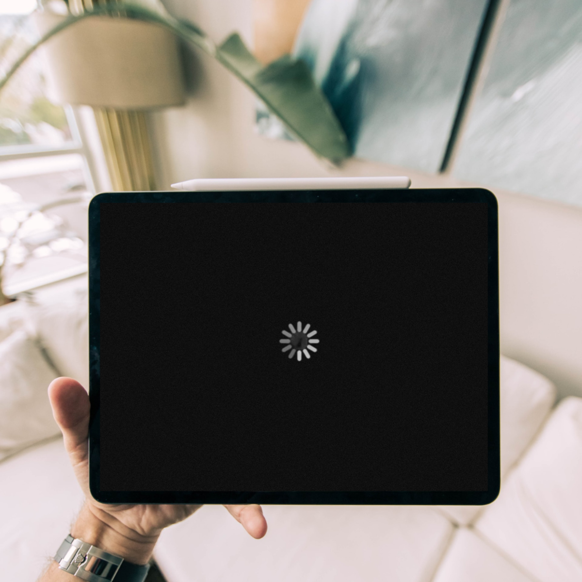 Nguyên nhân và 4 cách xử lý tình trạng iPad không lên nguồn tại nhà đơn giản nhất