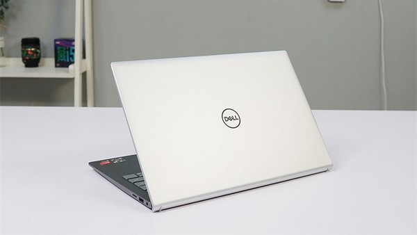 Laptop Dell cũ luôn là món hàng hot trên thị trường